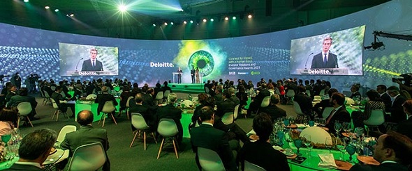 Экран с углом обзора 360° оживает на мероприятии Deloitte